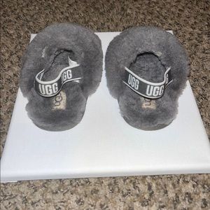 Infant UGG slippers size 4/5. Worn a few times